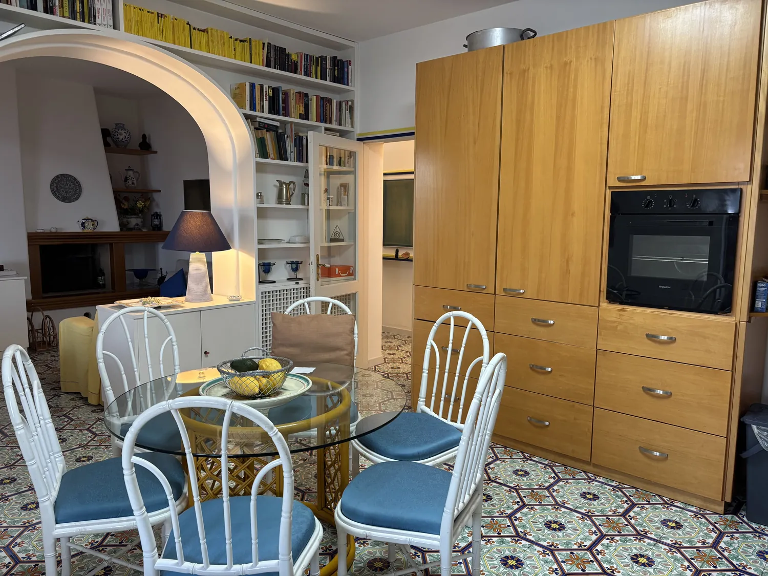 Zagara, cucina attrezzata