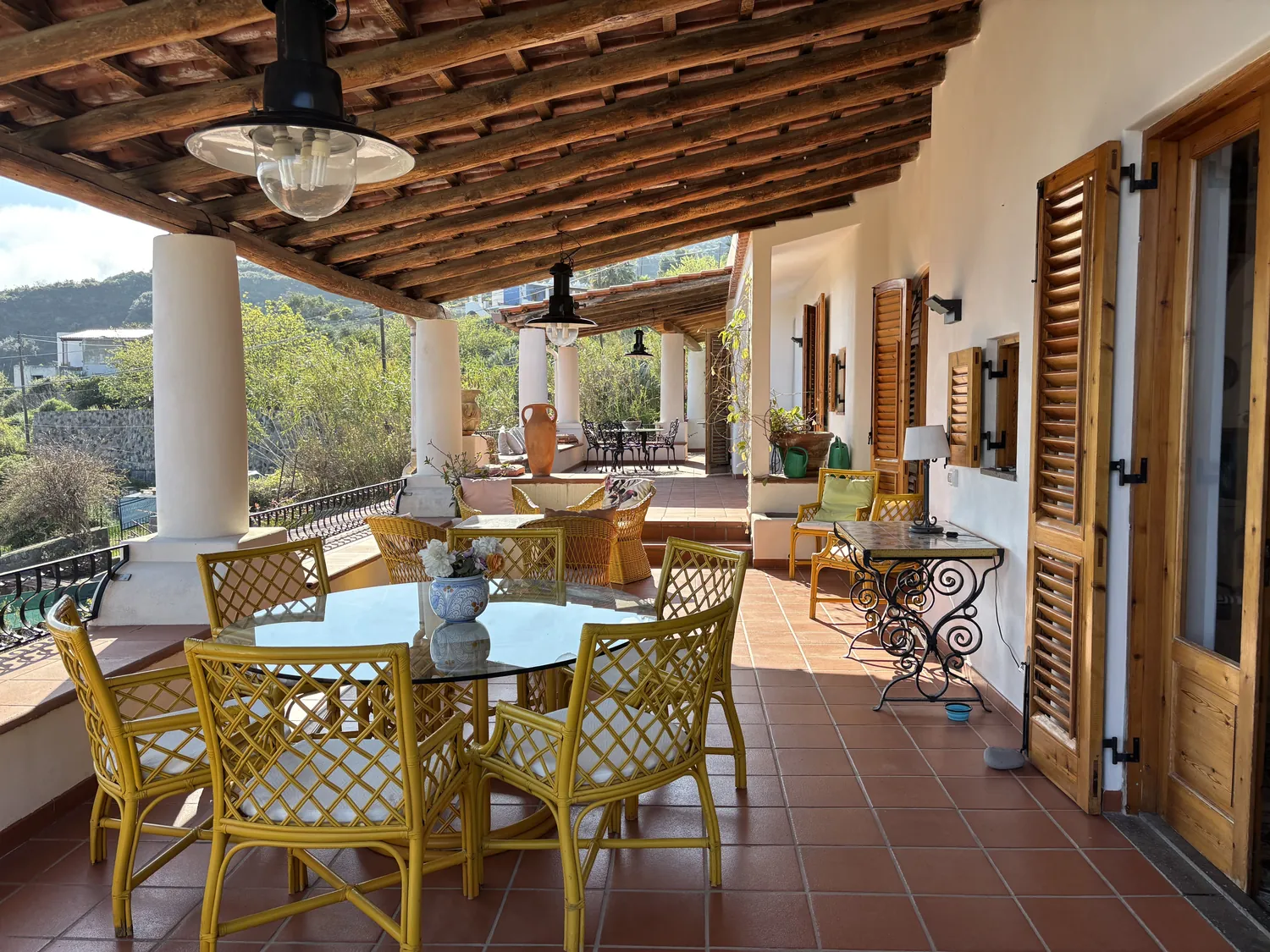 Zagara, terrazza di giorno