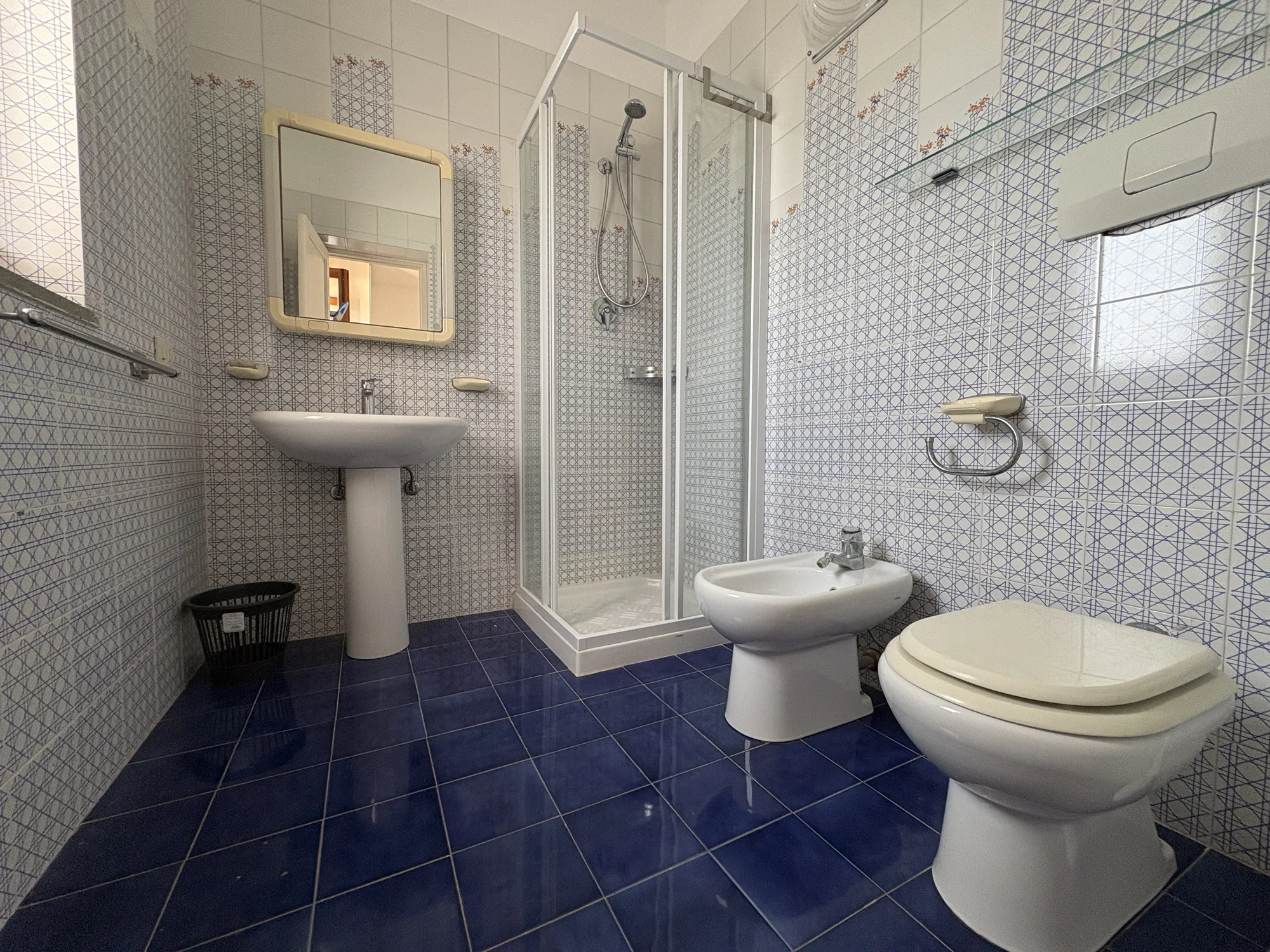 Olivetta, bagno interno