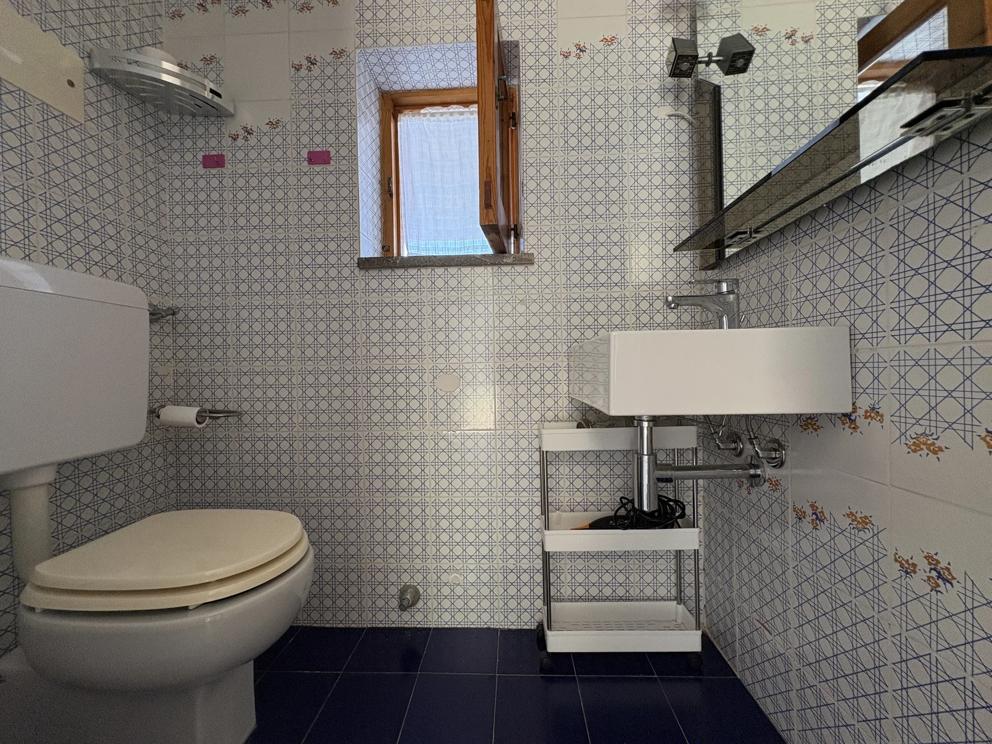 Olivetta, bagno interno