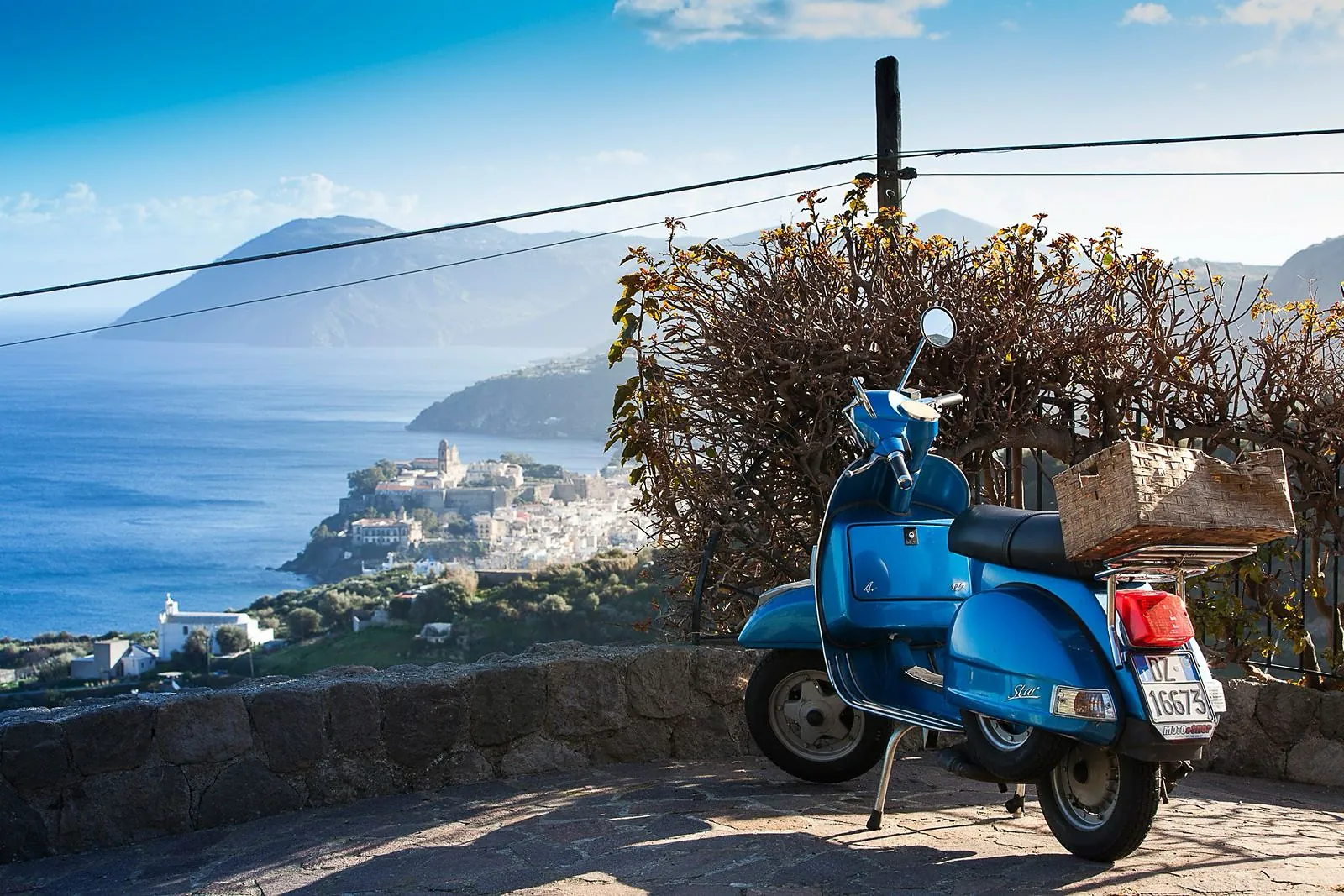 Scorcio panoramico su Lipari dalla collina